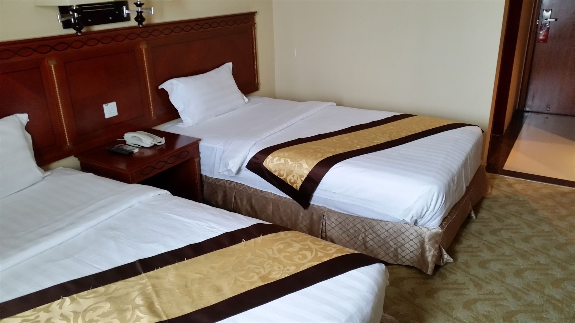 Mb Hotel Тавау Екстер'єр фото