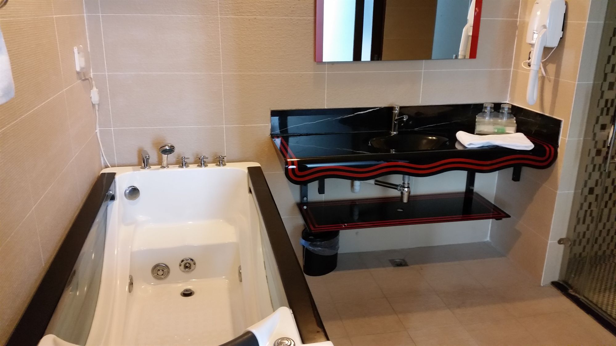 Mb Hotel Тавау Екстер'єр фото